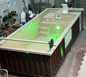 Container de 20 de picioare transformat în piscină