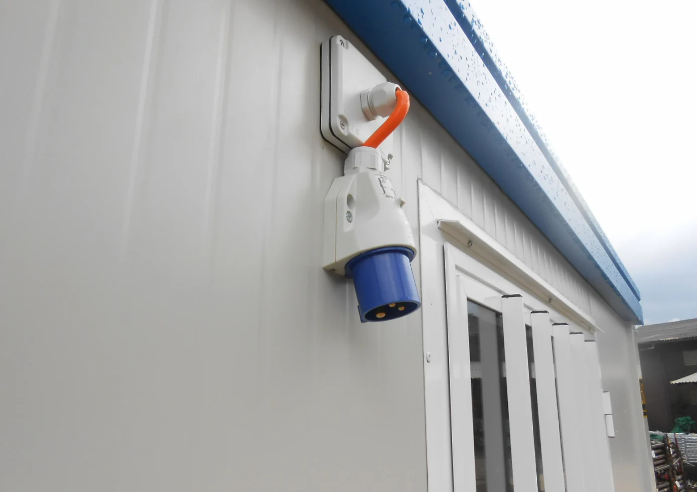 CONTAINER CU DUȘURI (DIM. 6,00 × 2,40 M) - Image 2